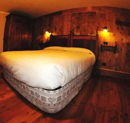 Lo Foo Country house